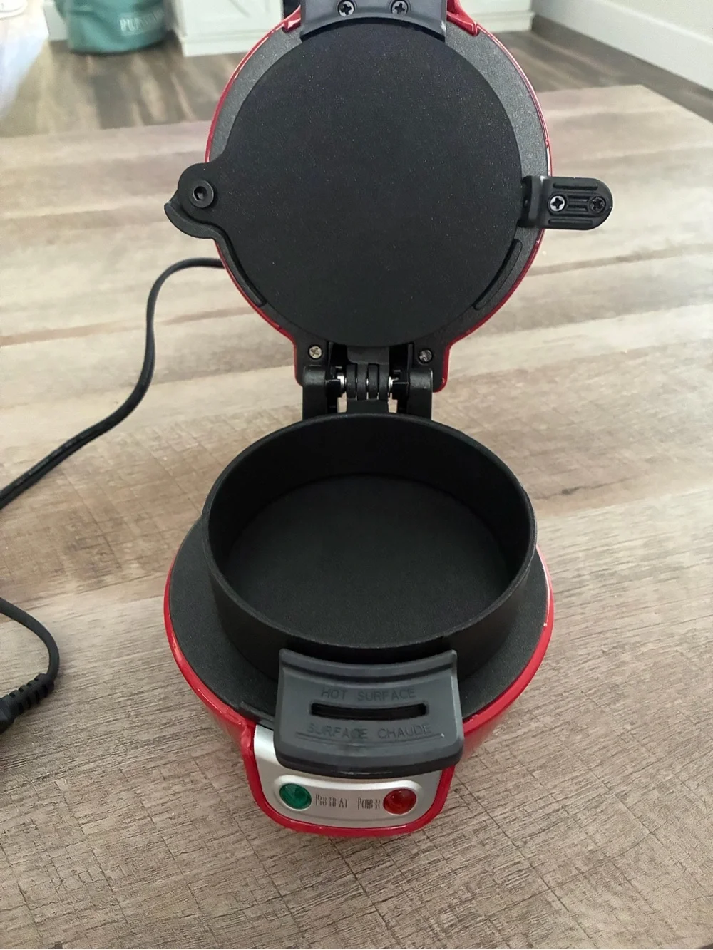 Hamilton Beach Red Compact Breakfast Sandwich Maker